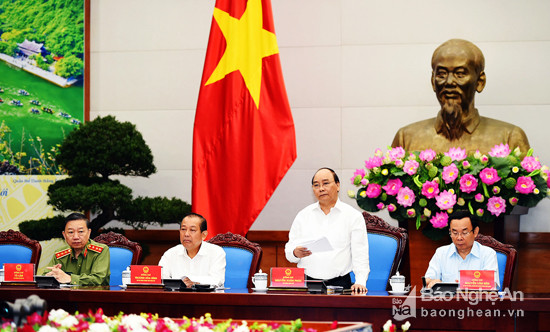 Đồng chí Nguyễn Xuân Phúc kết luận hội nghị.