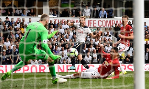 Trận thua Tottenham khiến Man Utd không còn cơ hội vào top 4. Ảnh: Reuters.