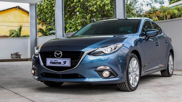 Chiếc ô tô cỡ nhỏ Mazda 3 được người tiêu dùng đánh giá khá cao ở khả năng vận hành thể thao, tính đầm chắc. 