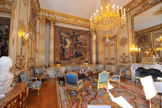 Người dân Pháp gọi cung điện Elysée là 