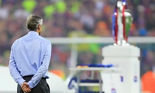 uefa-doi-vi-tri-trao-cup-champions-league-va-europa-league