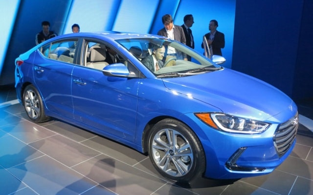 ết hợp những tính năng thường chỉ được thấy trong các xe hạng sang, Hyundai Accent Blue 2017 mới mang lại cho bạn vẻ đẹp thanh lịch, công nghệ tiên tiến và các tính năng an toàn đột phá, trên tất cả là sự mạnh mẽ , thể thao và cá tính của xe.