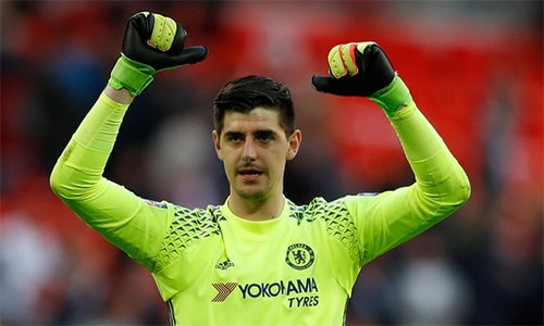 courtois-gianh-giai-gang-tay-vang-ngoai-hang-anh