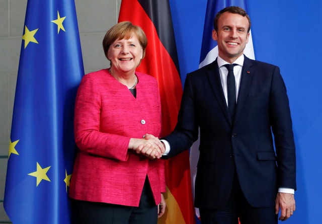 Thủ tướng Đức Angela Merkel hôm15/5 đã tiếp đón thân mật tân Tổng thống Pháp Emmanuel Macron tại thủ đô Berlin