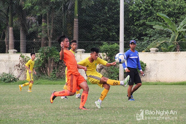 U15 SLNA có trận đấu tốt trước U17 SHB Đà Nẵng. Ảnh: Trung Kiên