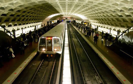 Hệ thống tàu điện ở thủ đô Washington, Mỹ thường được gọi là metro, phục vụ hành khách trong khu vực nội đô. Với mạng lưới 6 đường ray, 91 nhà ga và 188km toàn tuyến, đây là hệ thống tàu điện đông đúc thứ 2 tại Mỹ.