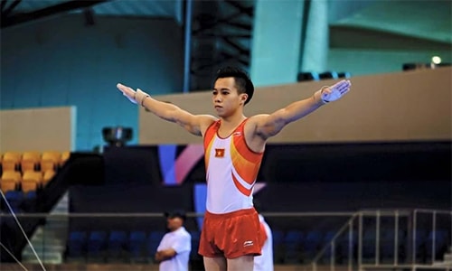 le-thanh-tung-doat-hc-vang-tai-giai-vo-dich-tddc-chau-a