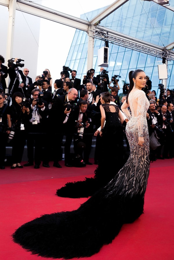 ly-nha-ky-doi-style-lanh-lung-tren-tham-do-cannes-2