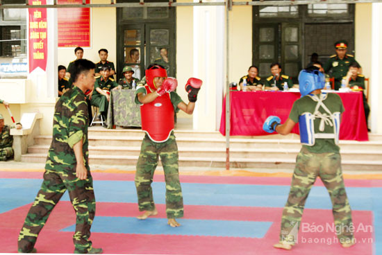 Thi đấu nội dung võ chiến đấu tay không. Ảnh: Tường Hiếu