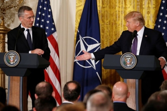 Tổng thống Mỹ Donald Trump và Tổng thư ký NATO Jens Stoltenberg trong cuộc họp báo chung tại Nhà Trắng  hôm 12/4. Ảnh: Reuters