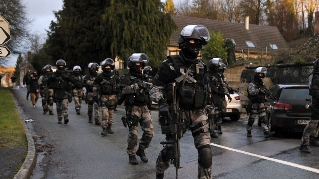 GIGN là viết tắt của National Gendarmerie Intervention Group – Nhóm can thiệp Hiến binh quốc gia Pháp, đóng quân tại Satory, gần Paris và là đơn vị đặc nhiệm chuyên trách chống khủng bố chính của Pháp. GIGN được thành lập năm 1974 sau vụ giết hại các vận động viên Israel tại Olympic Munich 1972 và vụ 11 người bị bắt làm con tin tại toà đại sứ Arập Saudi ở Paris.