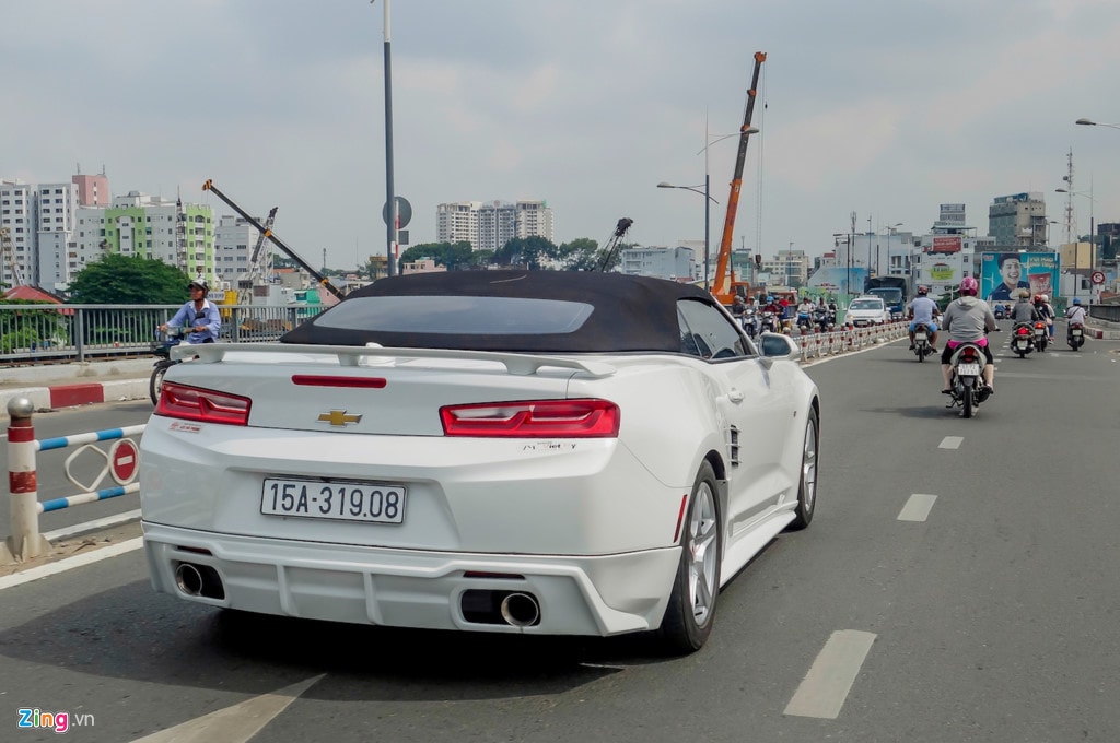 Xe the thao Chevrolet Camaro 2017 dau tien tren duong Sai Gon hinh anh 8