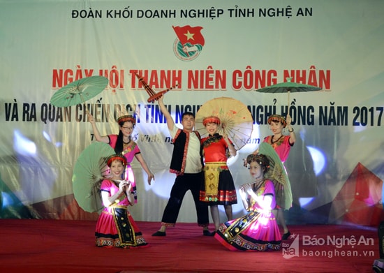 Nhiều tiết mục văn nghệ được dàn dựng công phu. Ảnh Thanh Lê