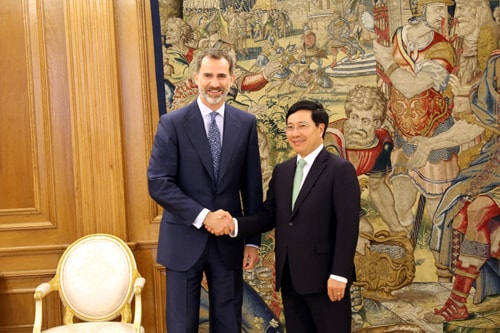 Phó Thủ tướng, Bộ trưởng Bộ Ngoại giao Phạm Bình Minh tiếp kiến Nhà vua Tây Ban Nha Felipe VI. Ảnh: BNG