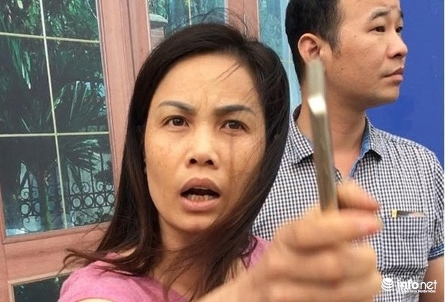 Người phụ nữ có hành vi lăng mạ chiến sĩ CSGT Hà Nội.