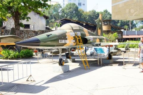 Tiêm kích F-5E của Việt Nam đang được trưng bày trong bảo tàng