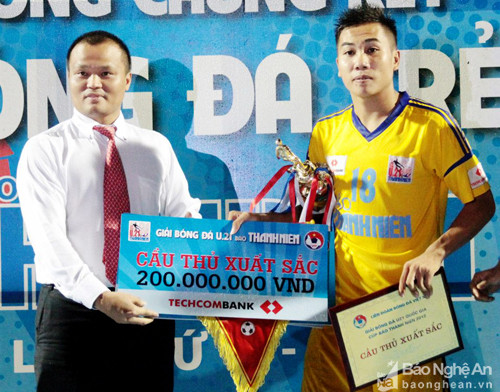 Tiền đạo Vũ Quang Nam trong màu áo U21 SLNA - Ảnh: PV