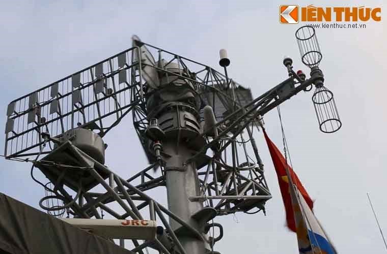Các sản phẩm máy hỏi MH-VN3, máy trả lời MTL-VN3 trang bị trên tàu Hải quân nằm trong Nhiệm vụ “Thiết kế, chế tạo hệ thống IFF-VN” do Viện Kỹ thuật PK-KQ thực hiện.