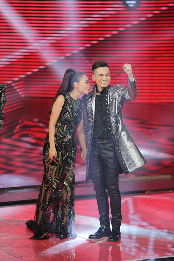 ali-hoang-duong-gianh-ngoi-quan-quan-giong-hat-viet-mua-4