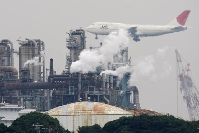 5: Nhật Bản thải khoảng 1.237 triệu tấn khí CO2 mỗi năm và xếp thé 5 trên thế giới. Ảnh: REUTERS