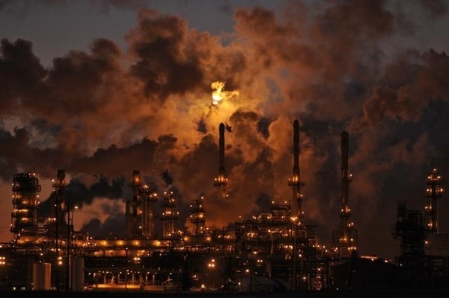 10: Canada xả 557 triệu tấn khí thải CO2 và xếp thứ 10 trong số các nước chịu trách nhiệm lớn nhất về biến đổi khí hậu. Ảnh: Reuters