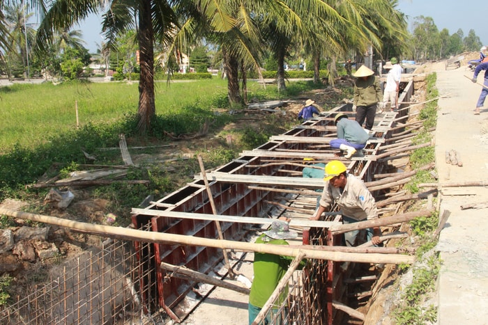 Thi công nâng cấp tuyến kênh KN 18 xã Quỳnh Thanh (Quỳnh Lưu).