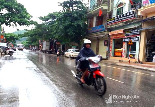 Ở huyện Con Cuông, mưa kéo dài từ chiều 6/6 đến sáng 7/6. Ảnh: Hữu Vi