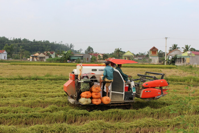 Nghĩa Đồng - Tân Kỳ tiên phong trong chuyển đổi ruộng đất và đưa cơ giới vào sản xuất