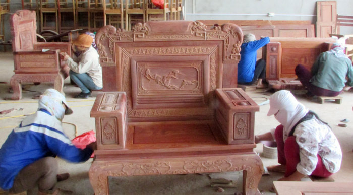 Công ty CP Thiên Minh đã đầu tư xây dựng nhà máy sản xuất gỗ mỹ nghệ tại thị trấn yên Thánh. Ảnh: Thái Dương