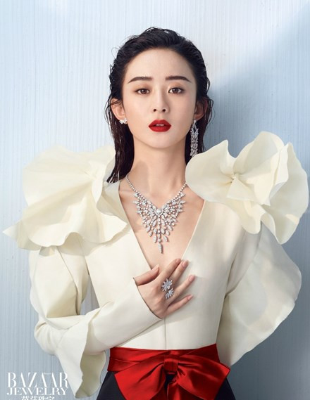 Nữ diễn viên 29 tuổi tỏa sáng nổi bật với trang sức cao cấp trên ấn phẩm Bazaar Jewelry.