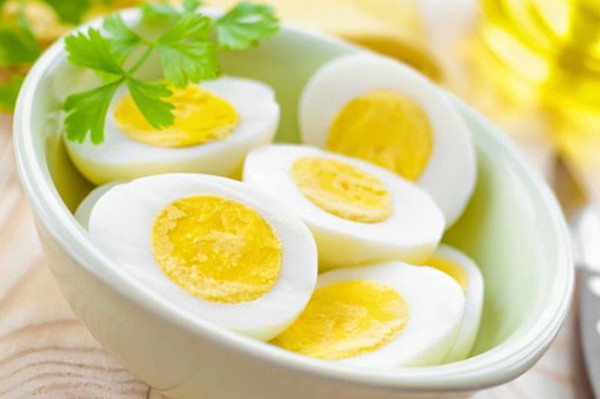Theo một số nghiên cứu, ăn trứng ở mức vừa phải không ảnh hưởng tiêu cực đến cơ thể và giúp cải thiện hệ thống lipid trong cơ thể.