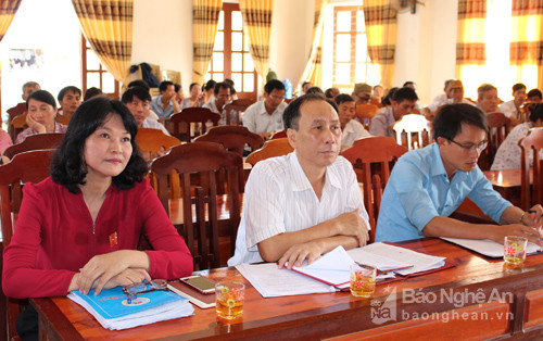 Các đại biểu tham dự hội nghị tiếp xúc cử tri tại xã Nghi Thiết (Nghi Lộc). Ảnh: Nhật Tuấn