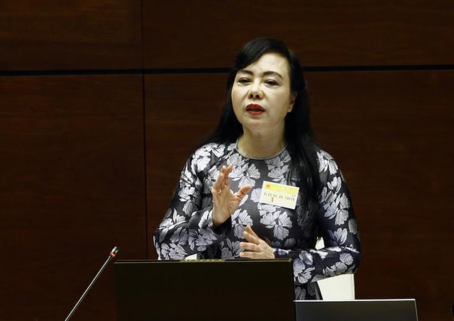 Bộ trưởng Y tế trên ghế nóng. Ảnh: Phúc Hưng