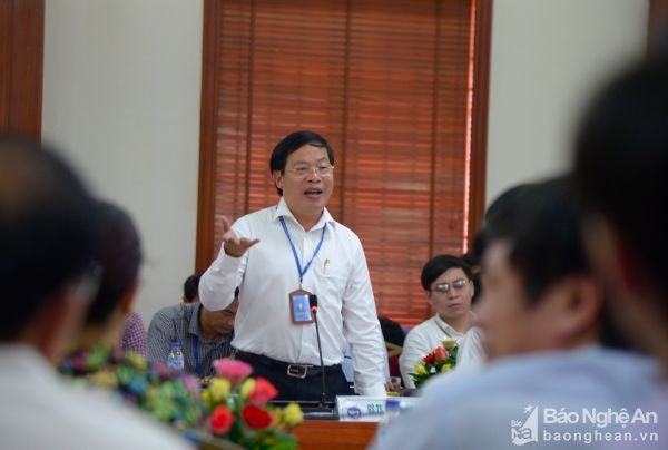 Thầy Đinh Xuân Khoa - Hiệu trưởng Trường Đại học Vinh cho biết đây là dự án thí điểm được Chính phủ phê duyệt, cùng thực hiện còn có Đại học Cần Thơ. Ảnh: Thục Anh.