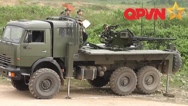 Bảng xếp hạng quân sự Globalfirepower cũng đánh giá thêm cả trữ lượng dầu mỏ vào chỉ số quân sự của mỗi quốc gia. Theo bảng xếp hạng này, trữ lượng dầu mỏ đã được chứng minh của Việt Nam vào khoảng 4,4 tỷ thùng, sản lượng khai thác mỗi ngày đạt 298.400 thùng, sản lượng tiêu thụ mỗi ngày đạt 415.000 thùng. Nguồn ảnh: QPVN.