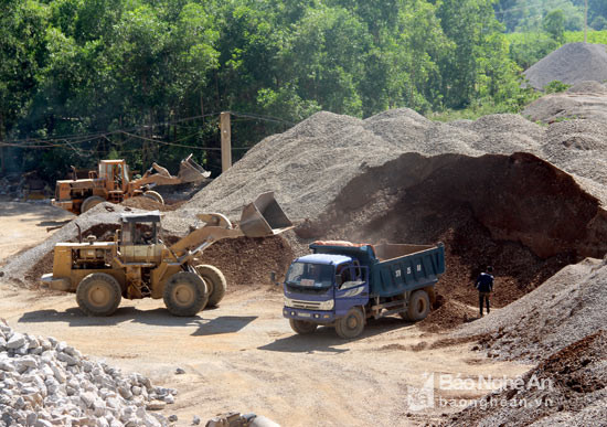 Việc tăng mức áp thuế tài nguyên sẽ tác động đến thị trường các sản phẩm đá xây dựng. Ảnh: Văn Trường