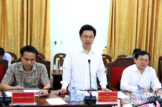 Đồng chí Nguyễn Xuân Sơn - Phó Bí thư Thường trực Tỉnh uỷ nhấn mạnh: 