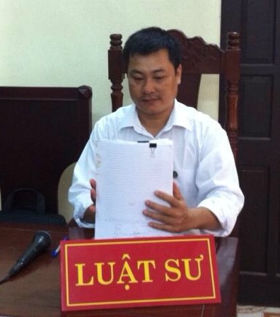 cu-soc-lay-nham-tho-mo-cua-cac-phu-nu-thanh-dat