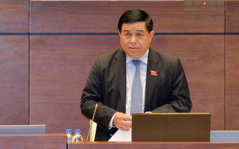 Bộ trưởng Bộ KH-ĐT Nguyễn Chí Dũng trả lời chất vấn của đại biểu Quốc hội