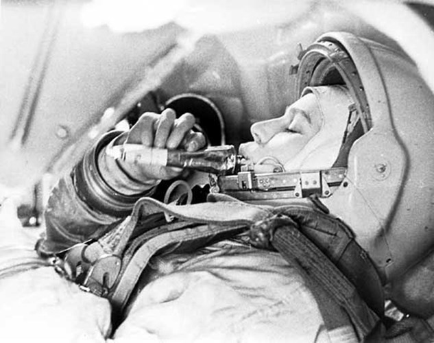 Tereshkova không chỉ là người phụ nữ đầu tiên trên thế giới bay vào không gian mà cũng là nữ phi hành gia duy nhất trên Trái đất thực hiện sứ mệnh đó một mình. Tất cả nữ phi hành gia khác đều bay vào không gian với các thành viên khác trong đoàn. 