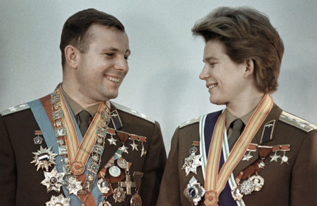Vì những cống hiến của mình, Tereshkova đã được trao tặng huy chương Anh hùng Liên Xô, Huân chương Lenin, huy chương Liên Hợp Quốc về Hòa bình và Giải thưởng Phong trào Phụ nữ Quốc tế Simba.
