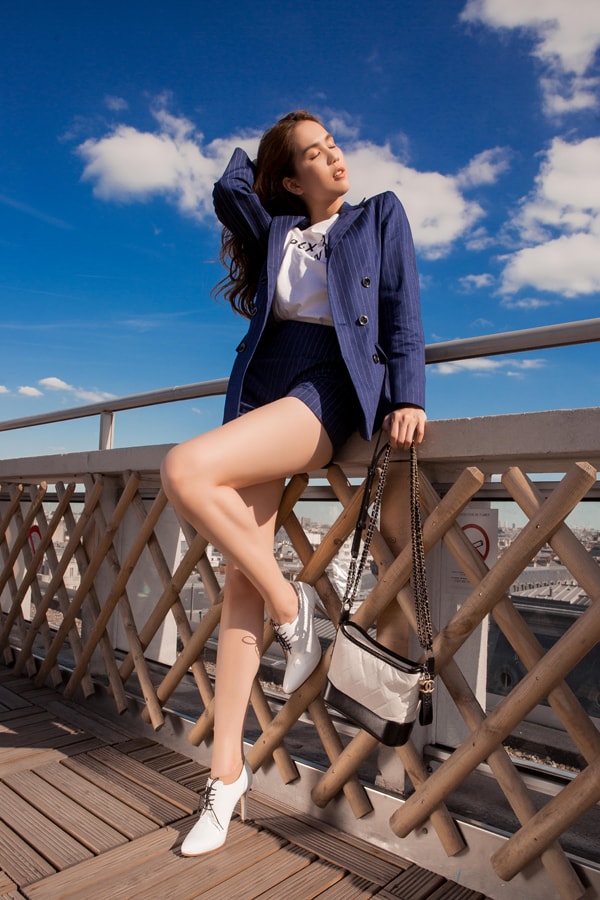 ngoc-trinh-khoe-chan-dai-sexy-tren-duong-pho-paris-6