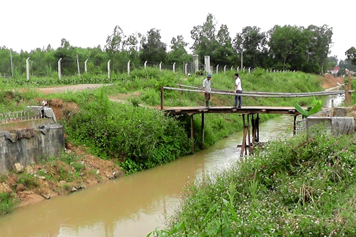 cầu dân sinh dở dang