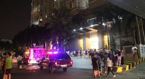 Gần đây nhất, 21h ngày 17/4/2017, vụ cháy xảy ra tại một căn hộ trong chung cư Topaz Tower 2, thuộc Khu phức hợp Saigon Pearl, đường Nguyễn Hữu Cảnh, quận Bình Thạnh, TP HCM. Ảnh: VOV.