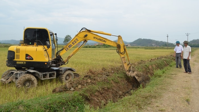 Xã Nghi Vạn (Nghi Lộc) đưa cơ giới hóa làm giao thông nội đồng. Ảnh: Thanh Lê