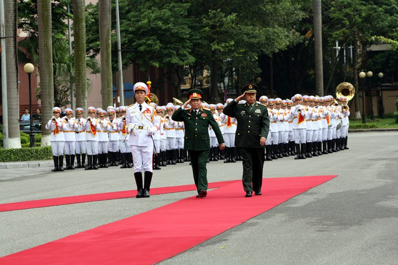 Việt - Trung, giao lưu biên giới Việt - Trung, bộ trưởng quốc phòng, Ngô Xuân Lịch