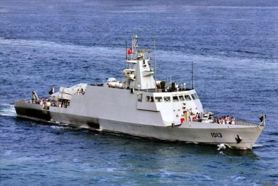 Hải quân Pakistan - lực lượng luôn dè chừng Ấn Độ thì lại chọn Trung Quốc làm đối tác chế tạo tàu tấn công nhanh . Nước này hiện đã trang bị 3 tàu FAC PNS Azmat do Tổng công ty đóng tàu quốc gia Trung Quốc (CSSC) chế tạo. Nguồn ảnh: Asian Defence News