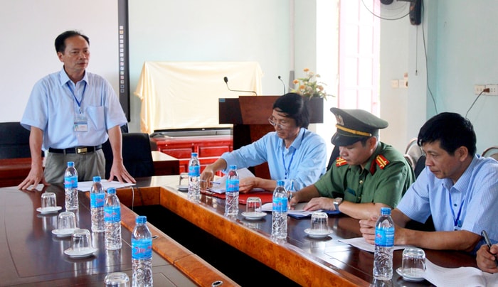 Đoàn Thanh tra lưu động Ban chỉ đạo thi cụm thi số 28 làm việc với huyện Quế Phong ngày 21/6. Ảnh: Mỹ Hà