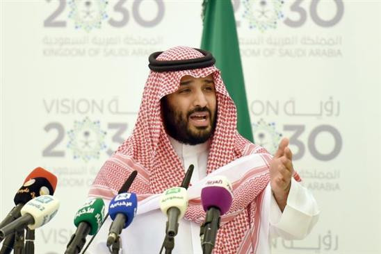 Mohammed bin Salman còn đứng đầu Hội đồng Các vấn đề phát triển và kinh tế (CEDA), một nhóm các Bộ trưởng họp mặt hàng tuần và xem xét tất cả các điều khoản trong chính sách liên quan đến những vấn đề kinh tế hoặc xã hội như giáo dục, y tế và nhà đất.