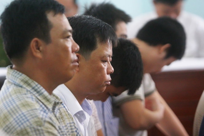 ​Nhóm thanh tra giao thông bất ngờ khai lấy tiền bảo kê chạy chức 